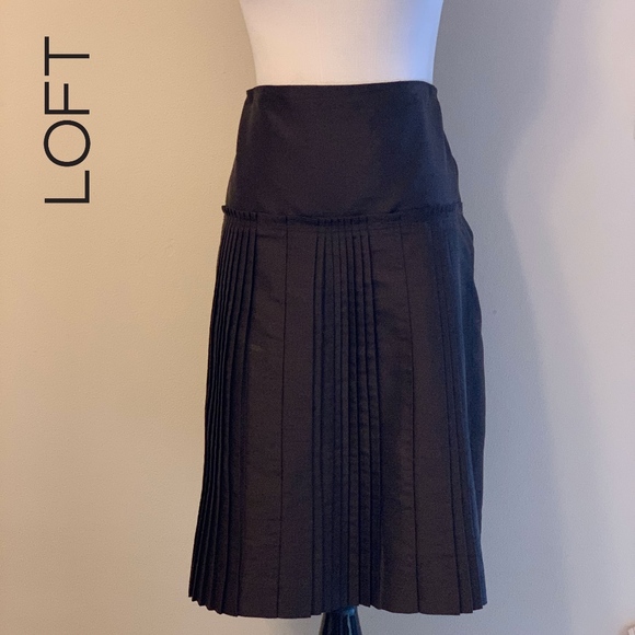 LOFT Skirt - Picture 2 of 8
